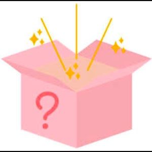 Mystery Boxes $20 🎁🎁🎁❓❓❓5-6 items All brand name. All women’s various sizes
